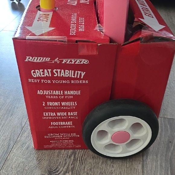 Radio Flyer Grow With Me Beginner Kids' Kick Scooter. - Picture 8 of 9